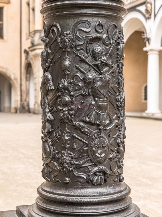 0010 BBL Dresden, Stallhof, Detail Ringstechsäule-138440.jpg