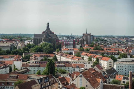 0017 BBL, Rostock, Petrikirche, Aussicht vom Turm auf die Altstadt mit St. Marienkirche--731526