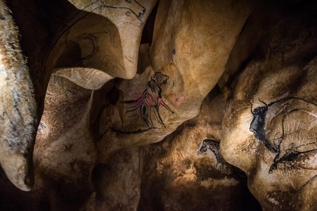 0018 BBL, Vallon Pontd´Arc,  Nachbau Chauvet-Höhle mit 20.000 Jahre alten Darstellungen von Tieren25
